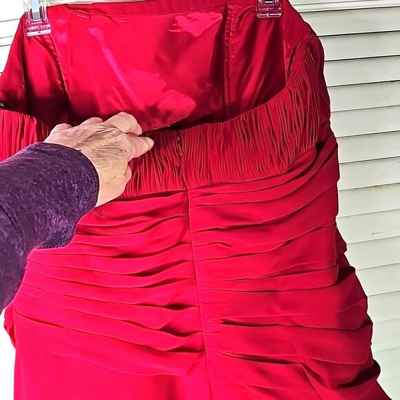 Evening Gown By Bill Levkoff Sheer Red Lined Strapless Size 16 - Picture 4 of 7